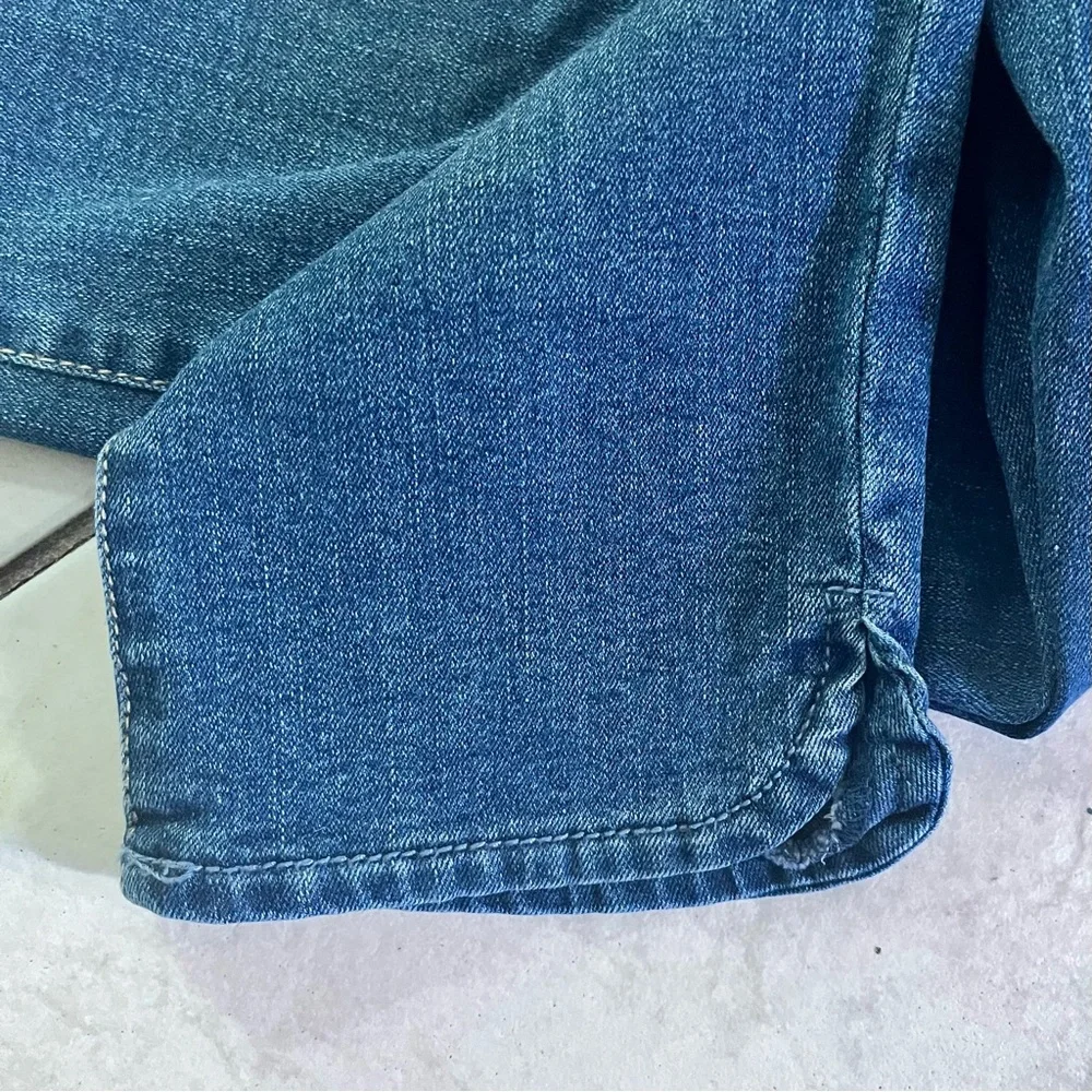 D Jeans Capri Jeans in Dark Wash; Size 6 - Picture 5 of 6